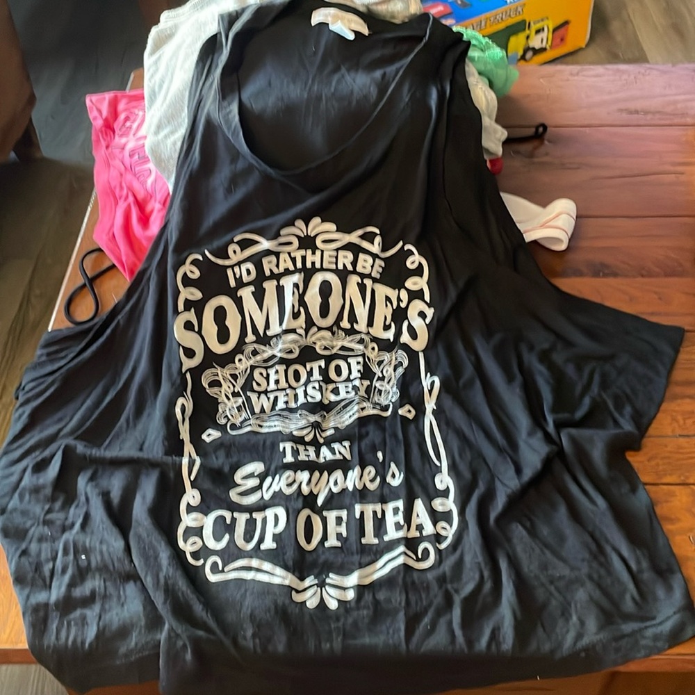 Women’s L tank